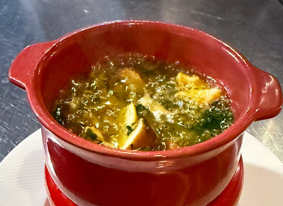 生つぶ貝のアヒージョ